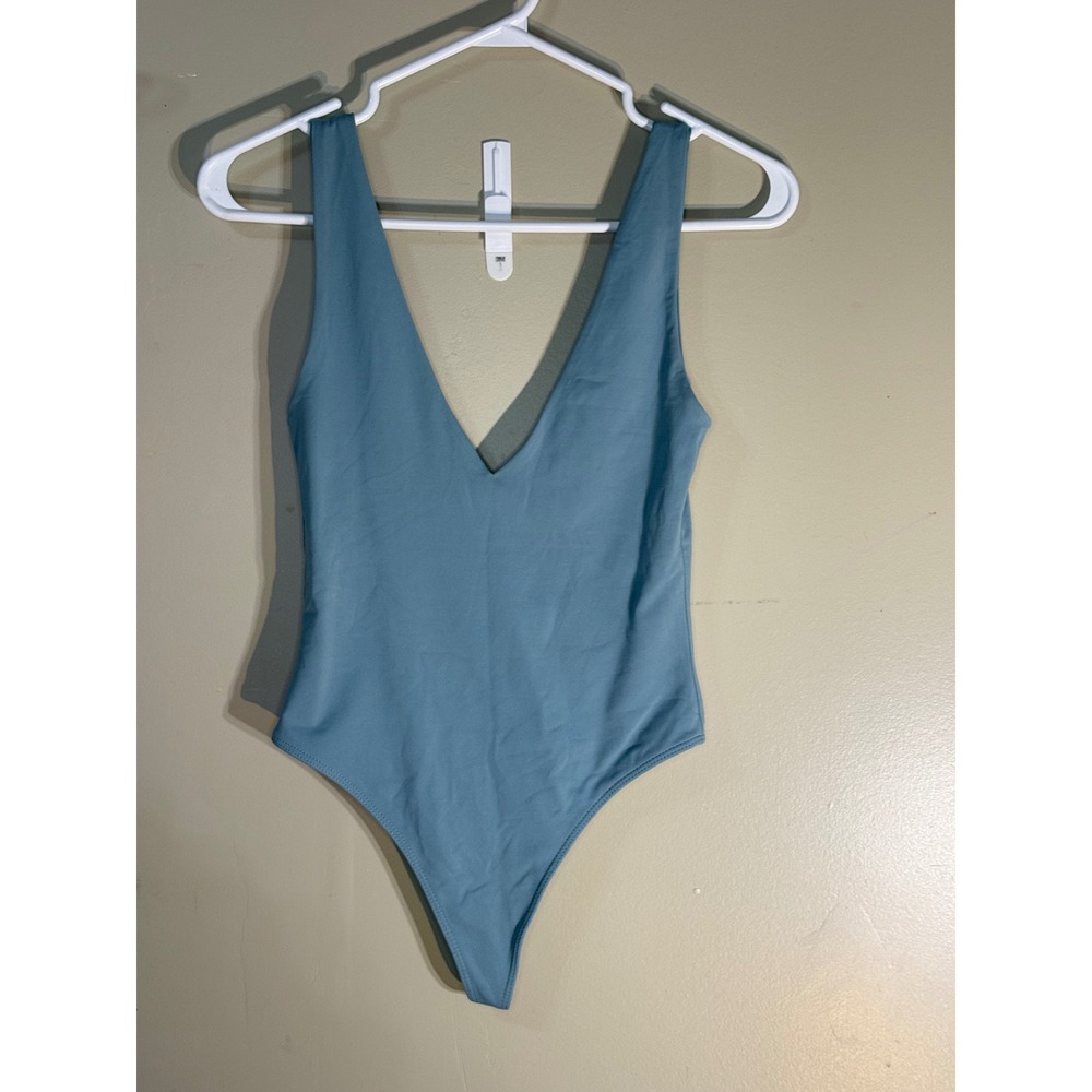 Babaton Aritzia Contour V-Neck Thong Bodysuit Light Blue XS 75719